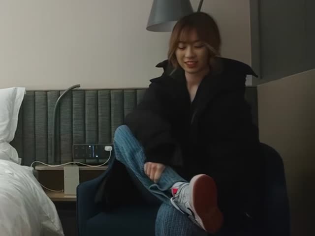 168CM超甜酒窝美妞,顶级美臀身材很棒,妹子很听话骑脸舔逼