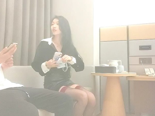 哥现在只是个传说  超级大长腿女神 淫荡上位骑乘猛坐 侧入屁股大力撞击