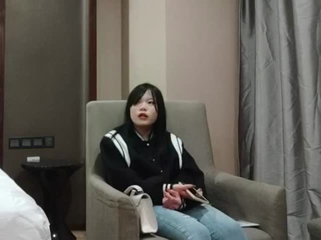 约操巨乳骚女,一线天肥穴