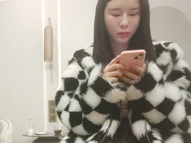 170CM高个身材超棒,豹纹内裤吸吮大屌