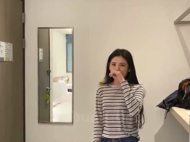 火爆泡妞大神『南橘子』约操长腿健身牛仔裤少妇