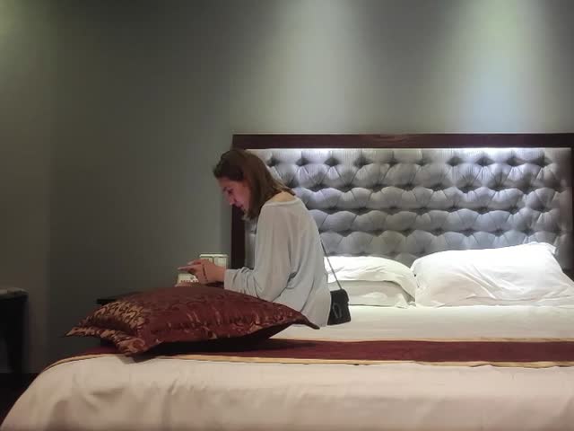 花臂纹身大奶妹,抓着屌猛吸,服务不好,搞了半天也不硬