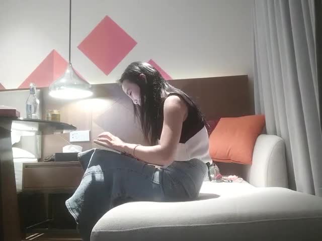 钟爱熟女-男主约了个贫乳苗窕骚女...