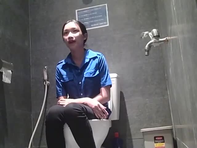 貌美年轻姑娘各种花式撒尿抖穴甩汁