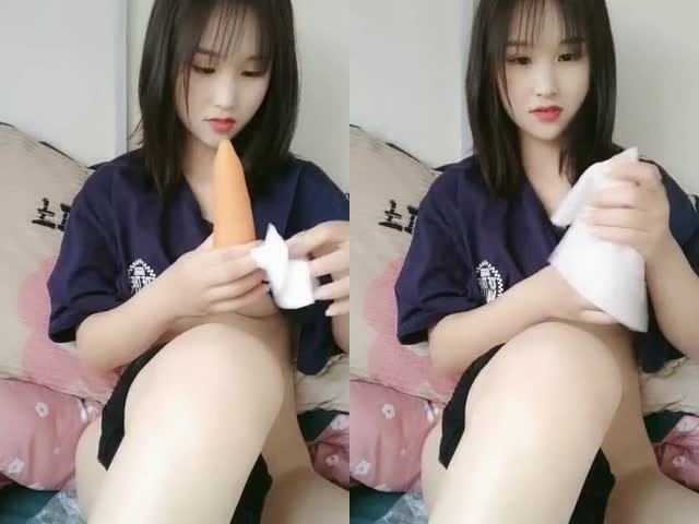 就爱这一味! 大奶小姐姐黄瓜自慰互动撩骚…