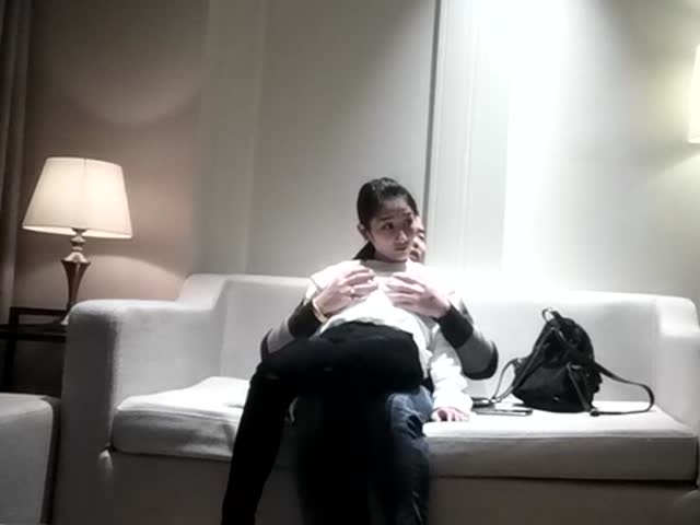 屌哥探花约草清纯女神,眼镜妹书卷气浓