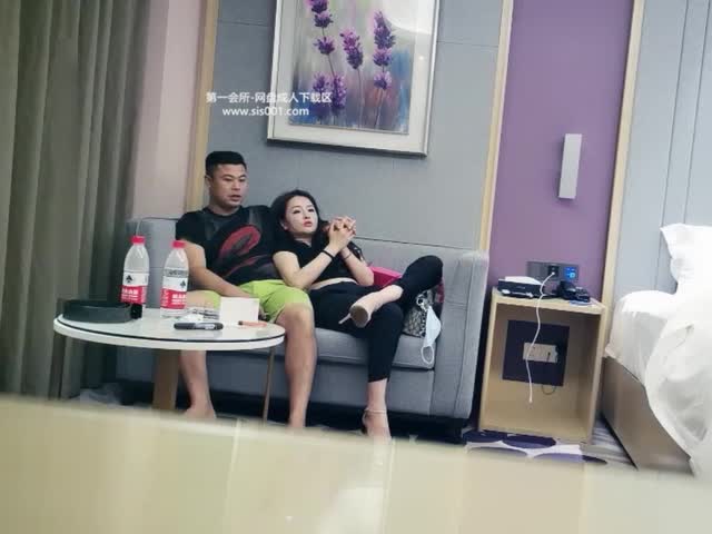 修身黑衣丰满御姐撩人风情看了就想侵犯