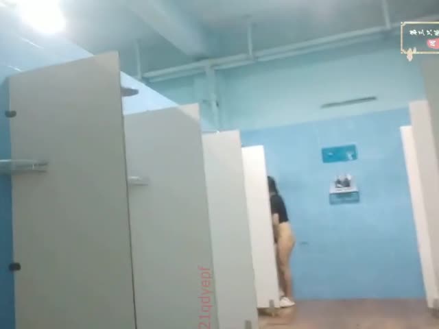 偷拍众多好身材大奶良家靓妹沐浴更衣2