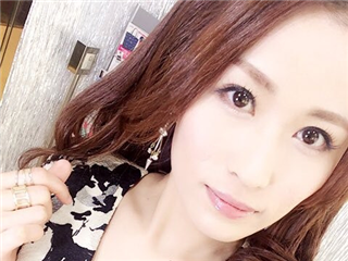 爱田飞鸟，日本的av女优，所属于“Zeal Group”事务所