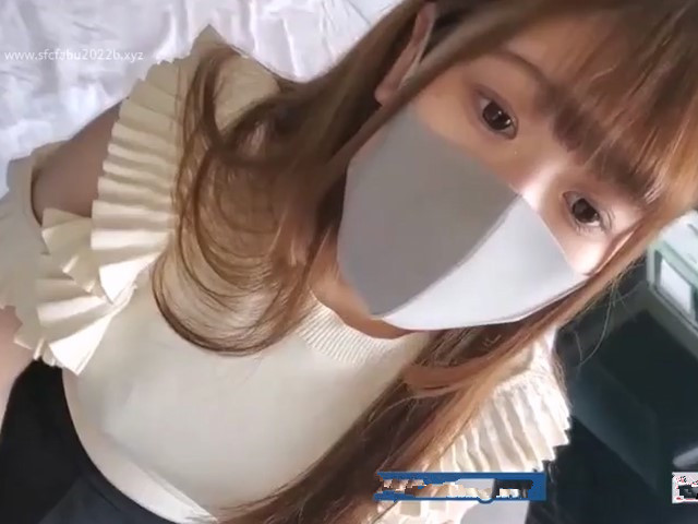 奶子很软的妹子 第一次出来很害羞 都不敢叫出声音 