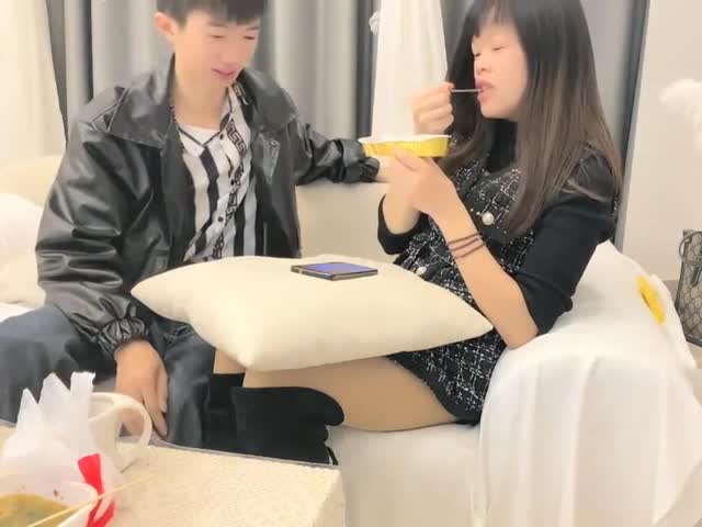 【瘦猴先生探花】网约偷拍3天合集3位女神-1