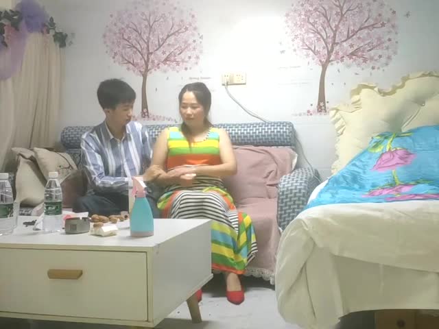 钟爱熟女-小伙越级爆操肉感肥臀骚妇…