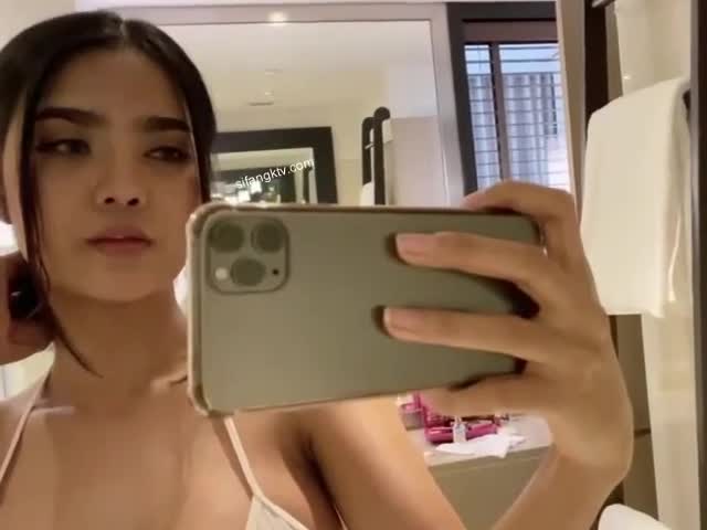 Onlyfans 华裔极品模特 YanisaNoey 福利视图 