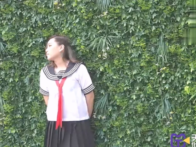 天美传媒TMG111第一次和喜欢的哥哥做爱-伊伊