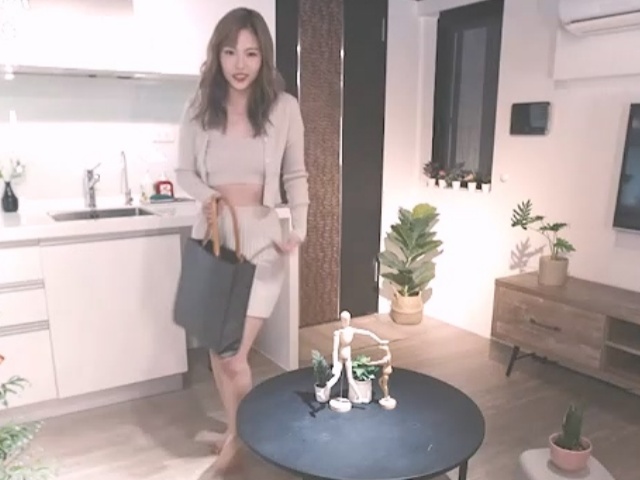 天美传媒TMW136我的妄想女友一到家先口交-坏坏