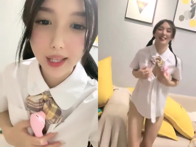 双马尾苗窕大奶JK装骚骚淫声荡语撩骚互动,近拍道具操逼…
