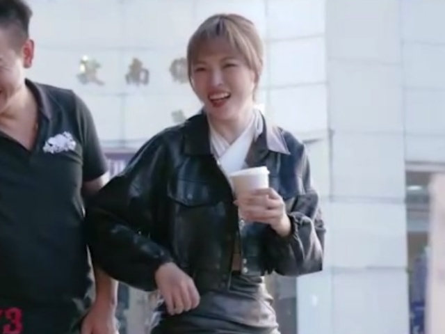 爱豆传媒ID5230激情游戏硬上娘炮男闺蜜-芳情