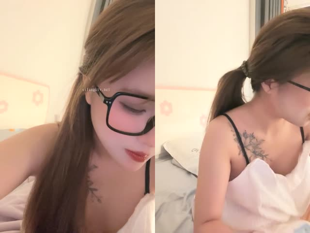 黑框眼镜极品美少女