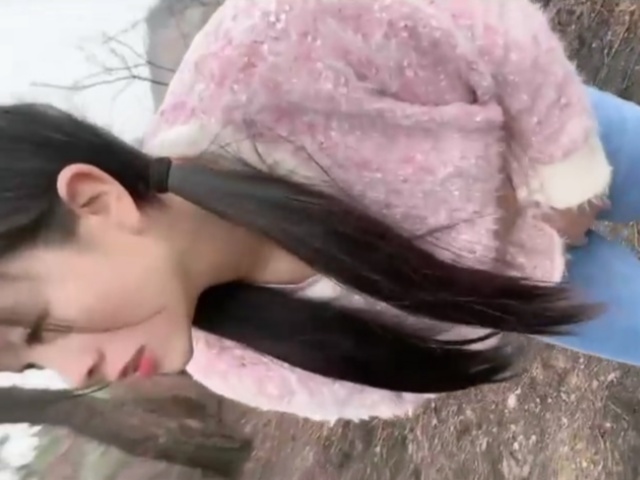 乡村女孩野外游玩遭遇色魔-嘉洛