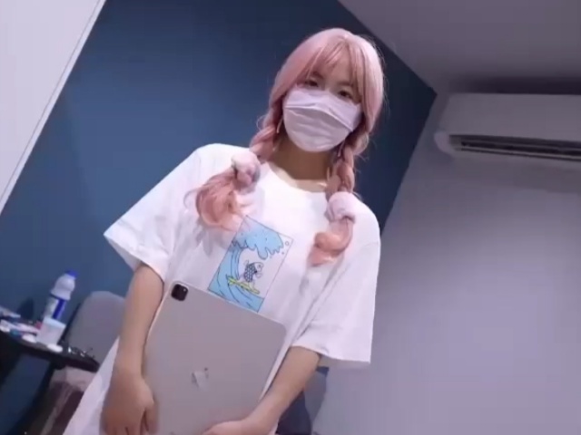 内衣模特试镜遭遇导演潜规则 - 樱花小猫