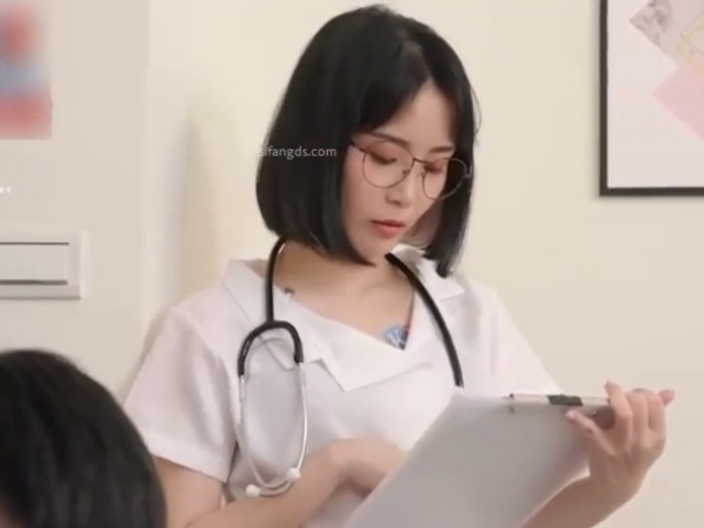 蜜桃传媒PMC427爆操拜金眼镜女护士-苏旋