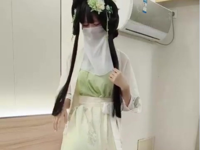淫欲反差美少女白丝梦蝶汉服啪啪