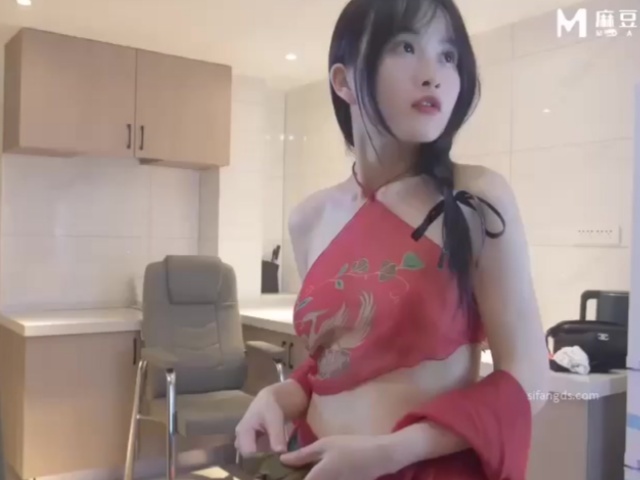 麻豆传媒MSD-158中出玉足粉鲍苗族妹妹-涵涵