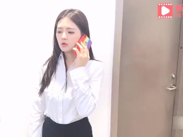 娇嫩售楼部小姐姐为达业绩无奈献身客户-桐桐