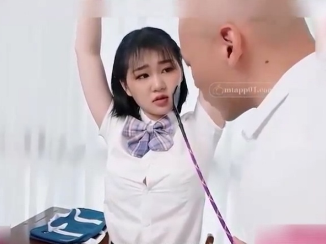 蜜桃影像PMTC057爽玩乖巧女高材生-喬安