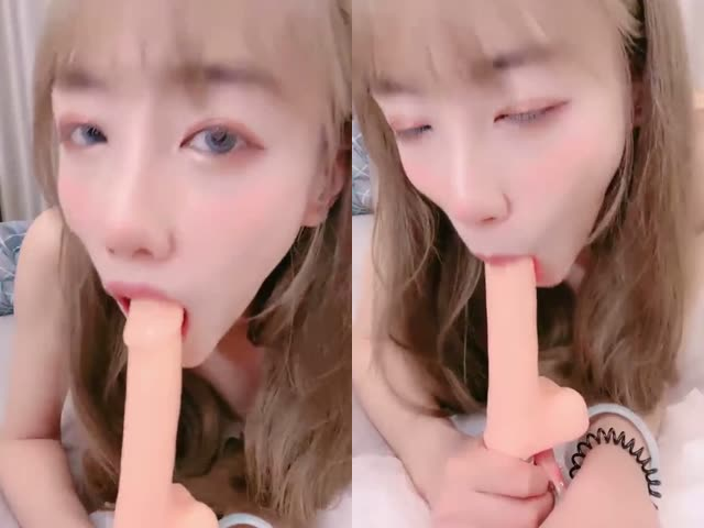 苗窕美乳大眼小姐姐淫声荡语撩骚互动,近拍掰穴假屌玩弄无毛粉穴…