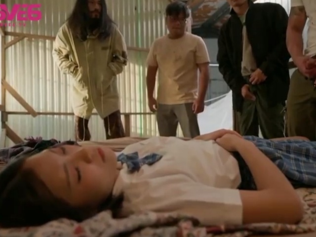 皇家华人RAS-310离家少女误闯淫窟口交榨精湿身报答-施子涵