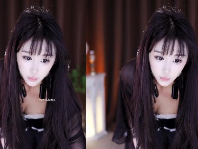 高价大尺度定制露奶骚裸舞 很爽       