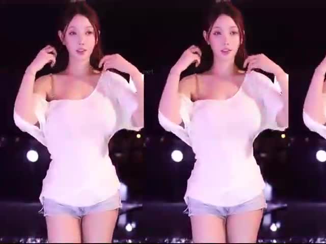 最新50V 时长033605 诱惑骚舞巨乳抖奶极品6    