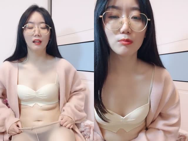 肉丝苗窕眼镜人妻淫声荡语撩骚互动,近拍掰穴揉逼卖骚道具玩弄骚逼…