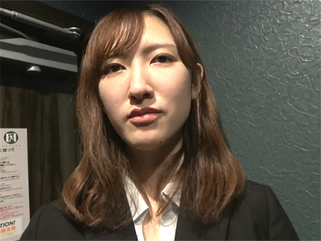 23岁模特体型美女白领穿着制服来约炮