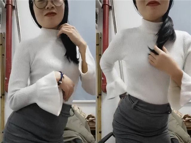 小橙子老师-淫荡老师课堂跳蛋塞逼边上课边露出