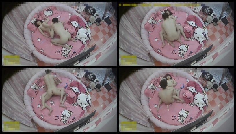 考完试出来放松的情侣她俩的样子挺有文化的，看样子男的经验不多